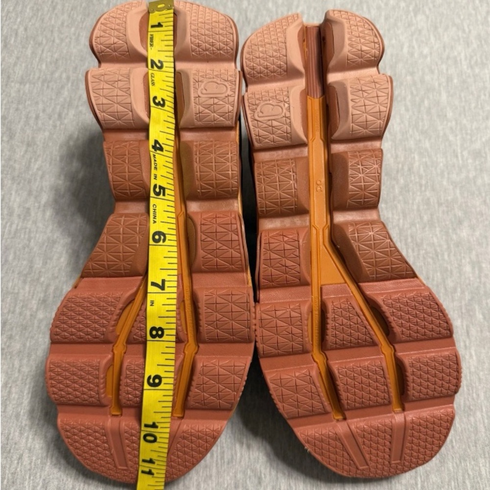 On Running Women’s Orange and Peach Athletic Shoes - Picture 9 of 9